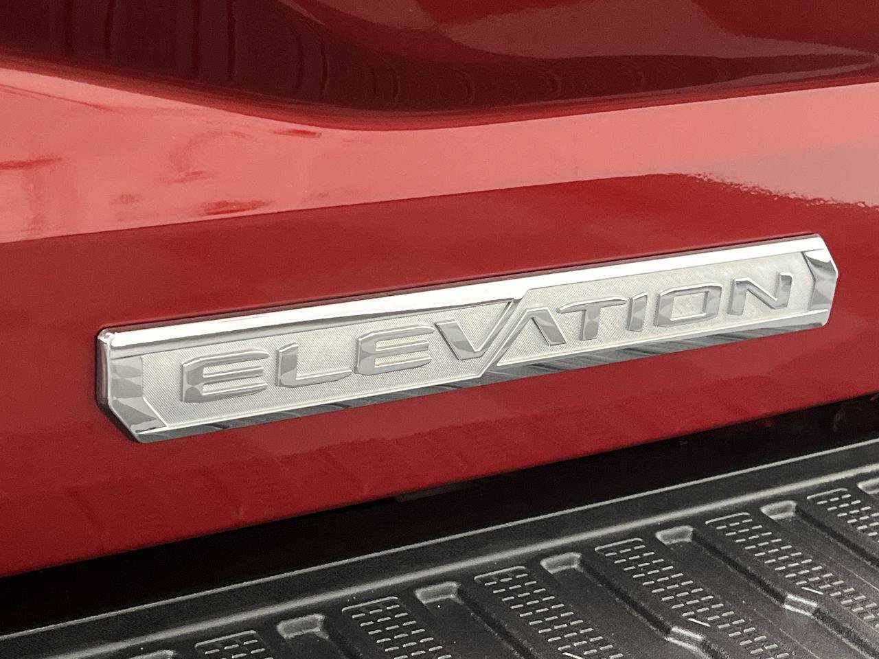 Certified 2023 GMC Sierra 1500 Elevation w/ Preferred Package AWD/4WD image 9