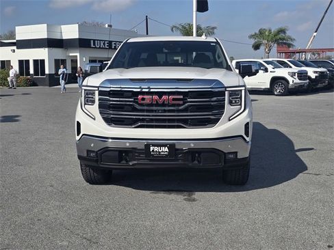 Used 2025 GMC Sierra 1500 SLT image 2