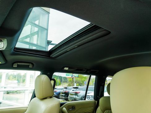Used 2024 INFINITI QX80 Sensory image 39