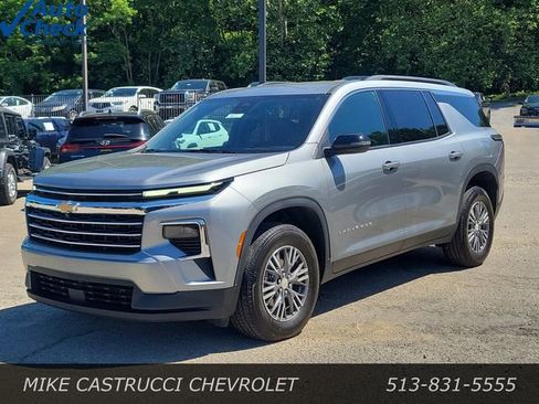 Used 2026 Chevrolet Traverse LT AWD/4WD image 1