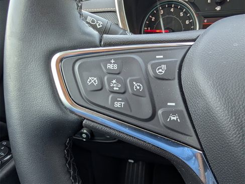 Used 2024 Chevrolet Equinox Premier image 22