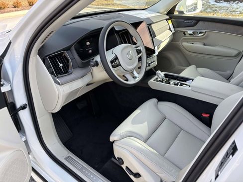 New 2026 Volvo XC90 B6 Ultra w/ Protection Package image 24