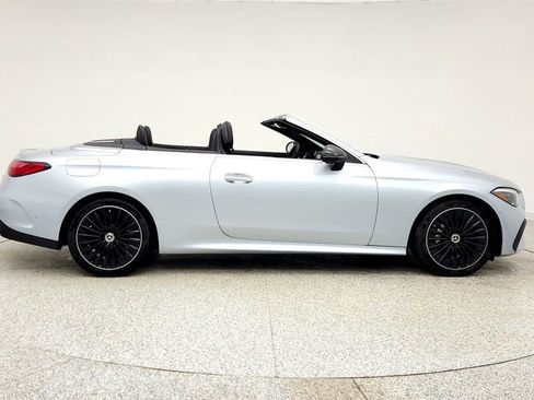 Used 2025 Mercedes-Benz CLE 300 4MATIC Cabriolet image 4