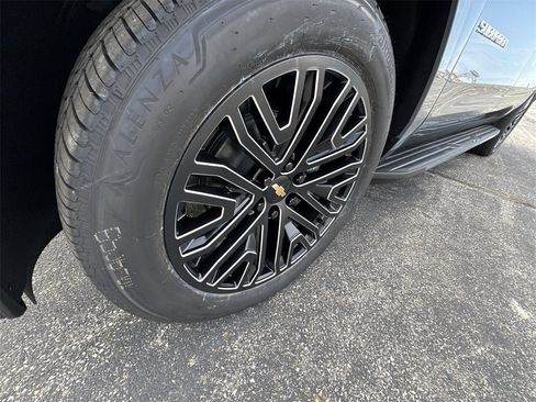 New 2026 Chevrolet Suburban Premier w/ Sun And Tow Package image 19