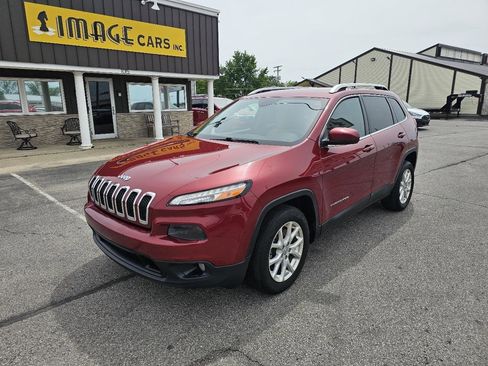 Used 2016 Jeep Cherokee Latitude w/ Safety Group FWD image 2