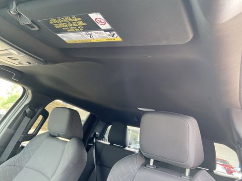 Used 2025 Toyota Tacoma SR5 AWD/4WD image 30