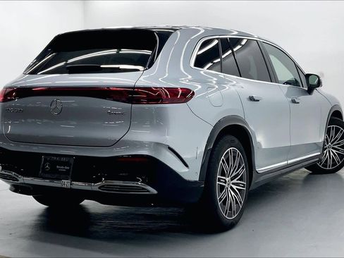 Used 2023 Mercedes-Benz EQS 580 4MATIC SUV image 4