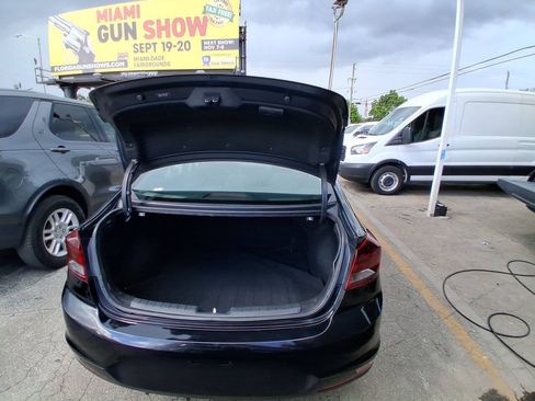 Used 2020 Hyundai Elantra SE w/ Cargo Package (C1) FWD image 19