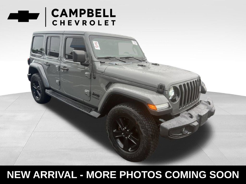 Used 2022 Jeep Wrangler Unlimited Sahara AWD/4WD image 7