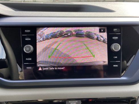 Used 2022 Volkswagen Taos SE image 21