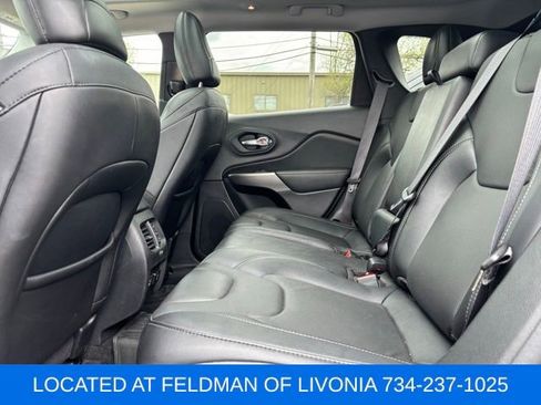 Used 2021 Jeep Cherokee Limited w/ Mopar Interior Package AWD/4WD image 9