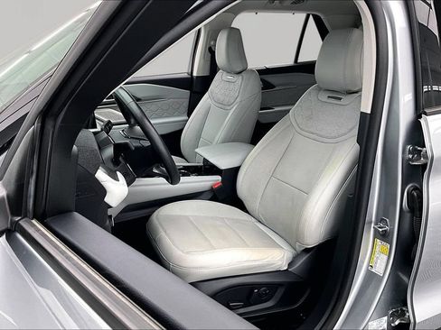 Certified 2025 Ford Explorer Platinum w/ LUX Leather Package AWD/4WD image 25