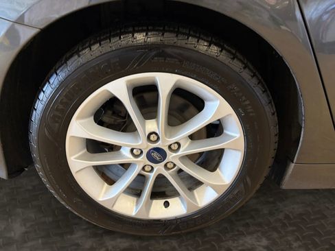 Used 2019 Ford Fusion SE image 36