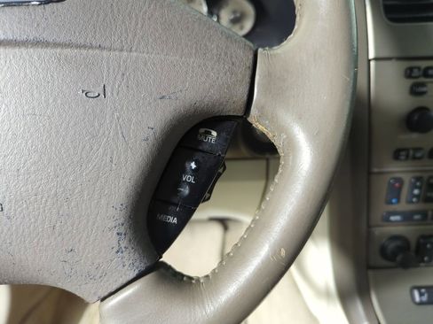Used 2005 Ford Thunderbird 50th Anniversary RWD image 25