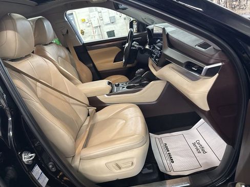 Used 2021 Toyota Highlander Limited image 28