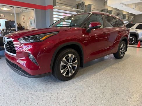Used 2026 Toyota Highlander XLE AWD/4WD image 5