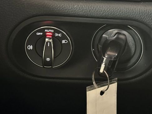 Used 2020 Porsche Macan S image 32