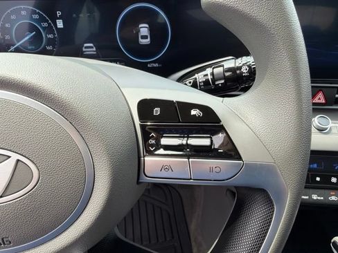 Used 2024 Hyundai Elantra SEL FWD image 13
