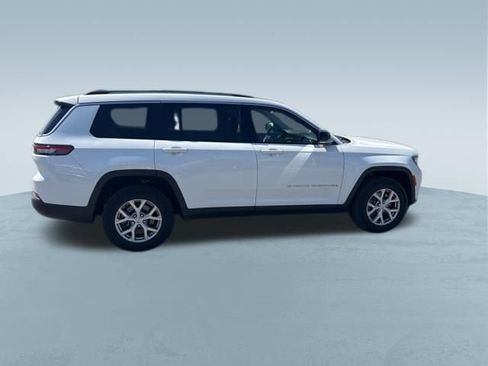 Used 2022 Jeep Grand Cherokee L Limited image 18