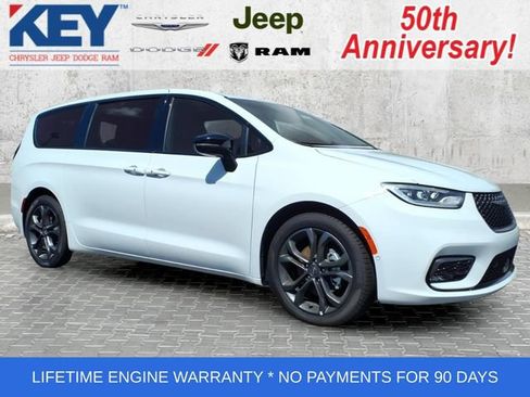 New 2026 Chrysler Pacifica Select FWD image 1