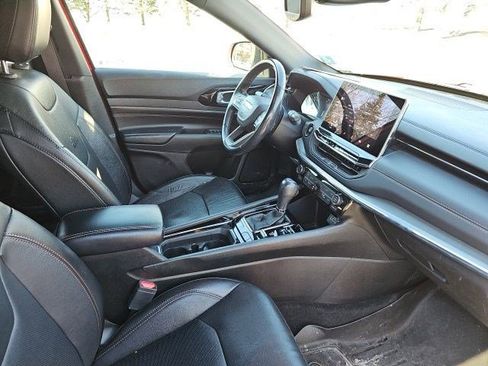 Used 2022 Jeep Compass Limited image 11