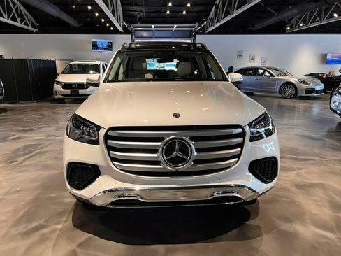 Used 2024 Mercedes-Benz GLS 450 4MATIC image 8