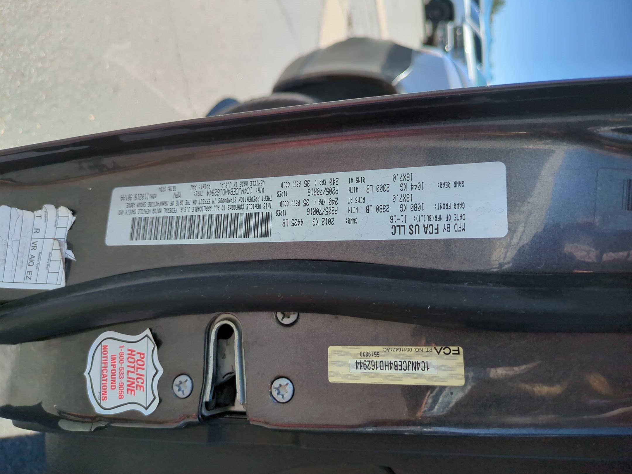 Used 2017 Jeep Compass Latitude FWD image 31