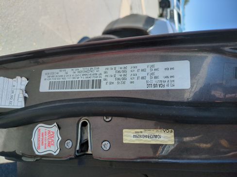 Used 2017 Jeep Compass Latitude FWD image 31