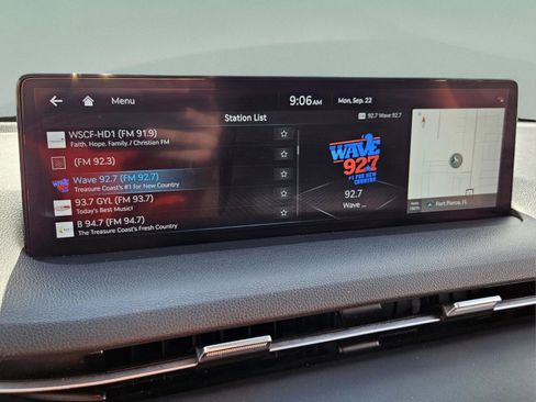 Used 2023 Genesis GV70 2.5T w/ Select Package image 22