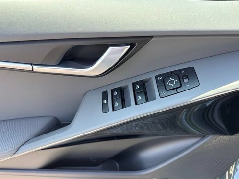 New 2026 Kia Niro EX FWD image 8