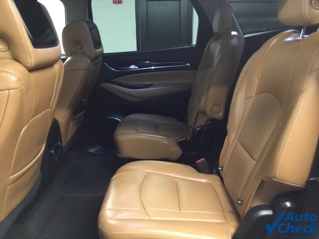 Used 2018 Buick Enclave Essence AWD/4WD image 30