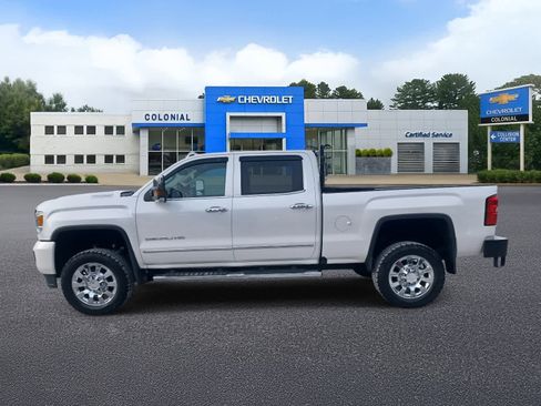 Used 2019 GMC Sierra 2500 Denali w/ Duramax Plus Package image 6