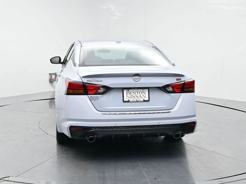 Used 2023 Nissan Altima 2.5 SR w/ SR Premium Package FWD image 19