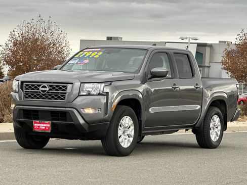 Used 2022 Nissan Frontier SV image 8