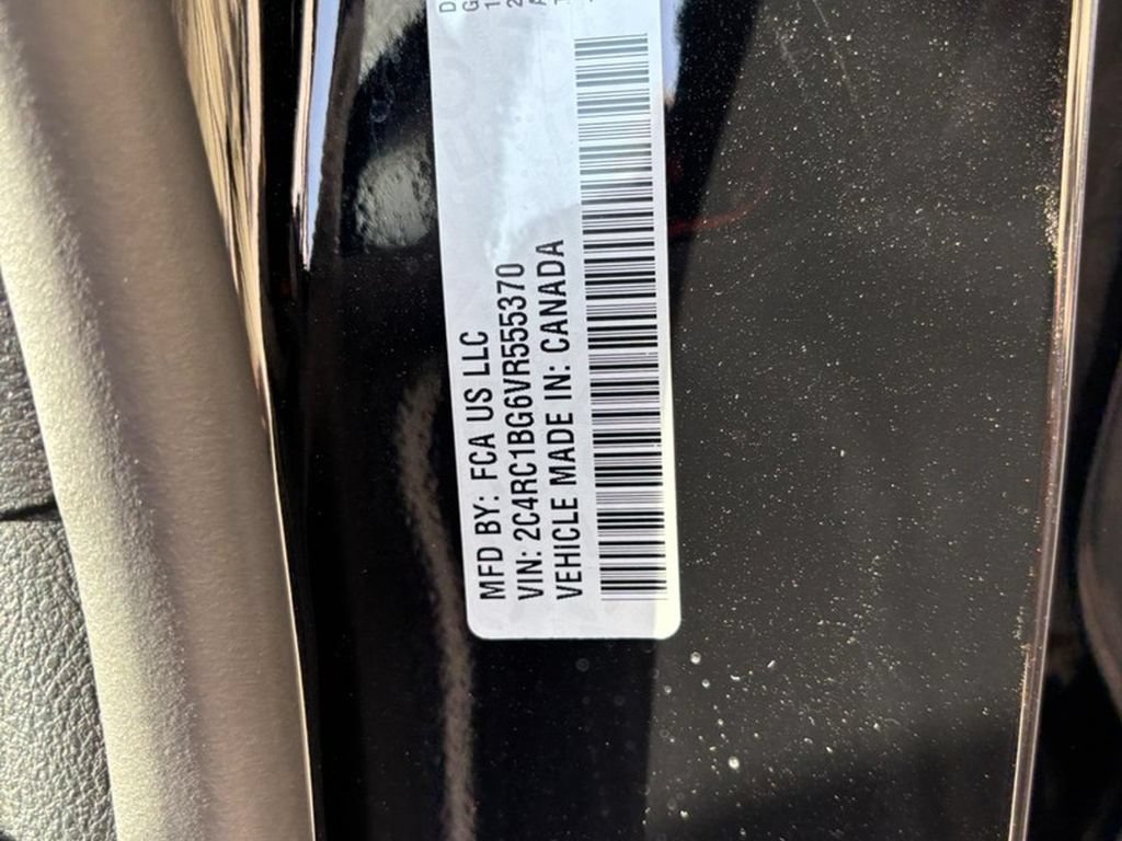 Used 2027 Chrysler Pacifica Select w/ Family Tech Group FWD image 16
