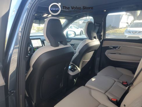Used 2026 Volvo XC90 B6 Plus w/ Protection Package Premier AWD/4WD image 11