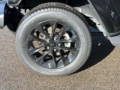 Used 2023 Jeep Wrangler Unlimited Sahara w/ Cold Weather Group image 5