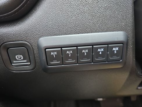 Used 2022 GMC Sierra 2500 SLT w/ SLT Premium Package AWD/4WD image 23