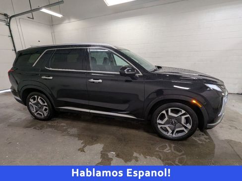 Used 2025 Hyundai Palisade Limited AWD/4WD image 2