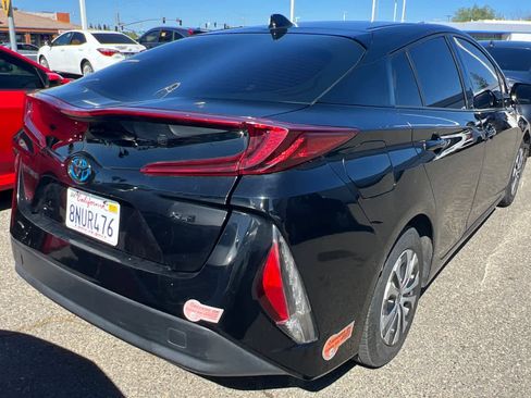 Used 2020 Toyota Prius Prime XLE image 4