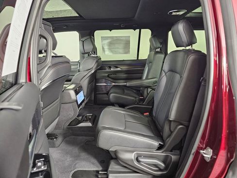 New 2026 Jeep Grand Wagoneer Summit image 34