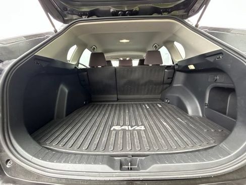 Used 2025 Toyota RAV4 XLE AWD/4WD image 46
