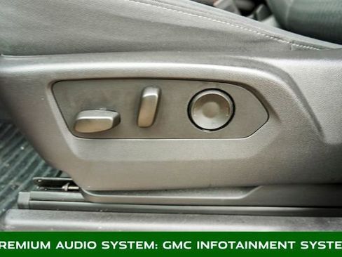 Used 2025 Chevrolet Silverado 1500 LT image 12