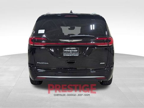New 2026 Chrysler Pacifica Pinnacle image 6