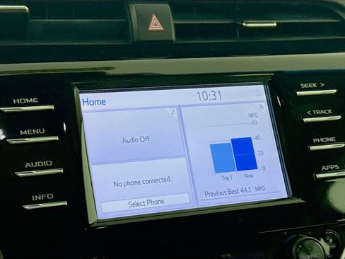 Used 2018 Toyota Camry XLE image 7