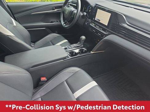 Used 2025 Toyota Camry SE w/ Convenience Package FWD image 15