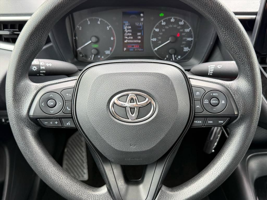 Certified 2025 Toyota Corolla LE FWD image 20
