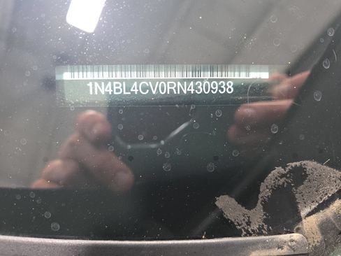 Used 2024 Nissan Altima 2.5 SR FWD image 34
