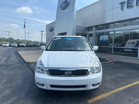 Used 2011 Kia Sedona EX w/ Luxury Pkg FWD image 2
