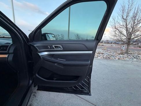 Used 2016 Ford Explorer XLT w/ Equipment Group 202A image 30